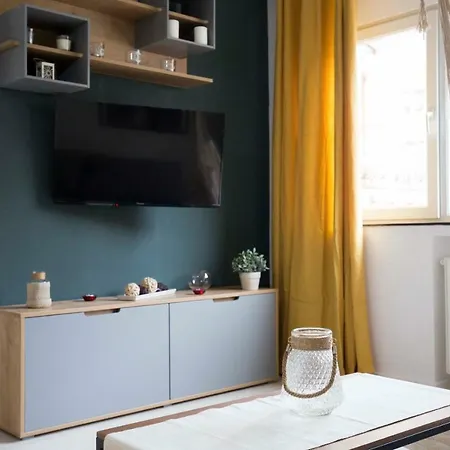 Ideal Apartment *